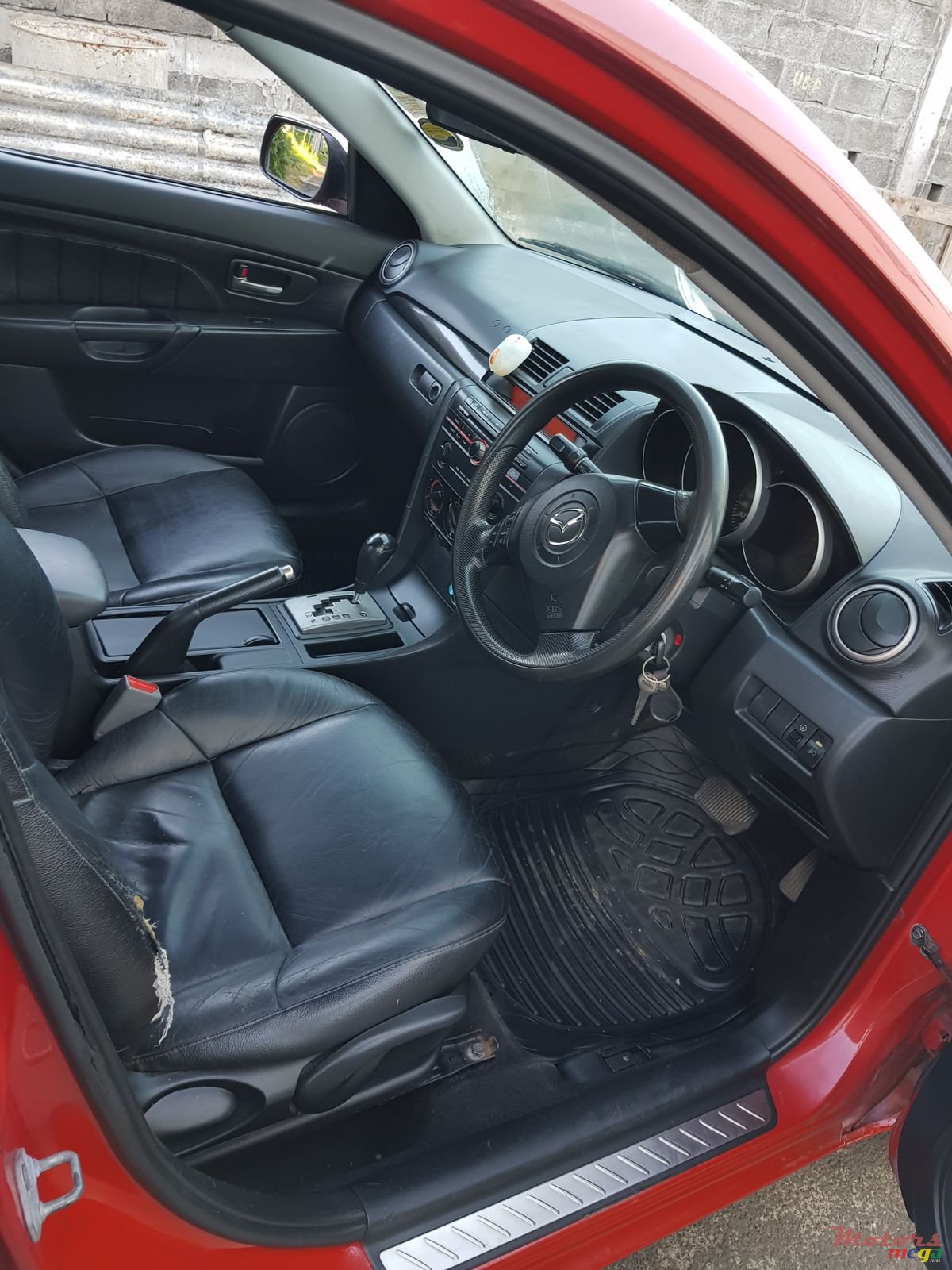 2004' Mazda 3 photo #5