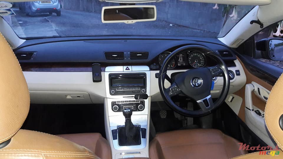 2009' Volkswagen Passat CC photo #6
