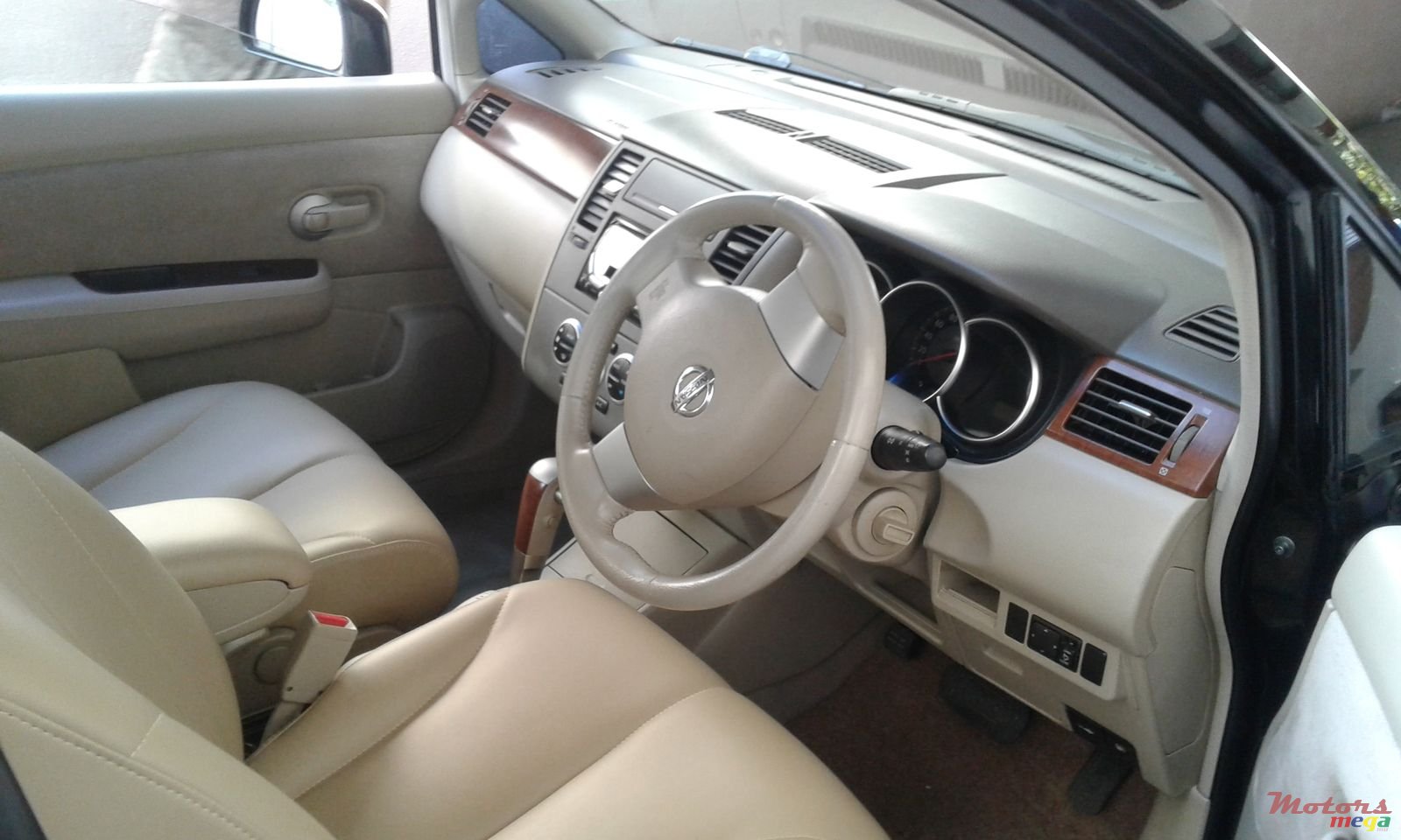 2005' Nissan Tida latio photo #5