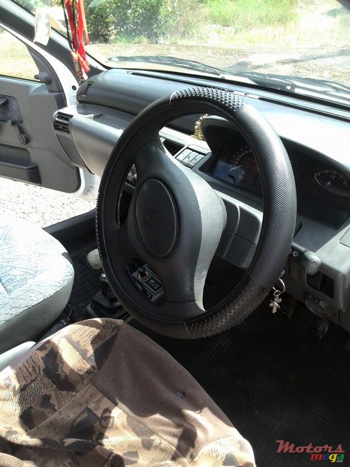 1998' Renault Clio photo #4