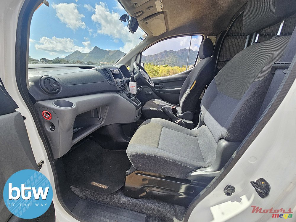 2016' Nissan NV200 photo #6