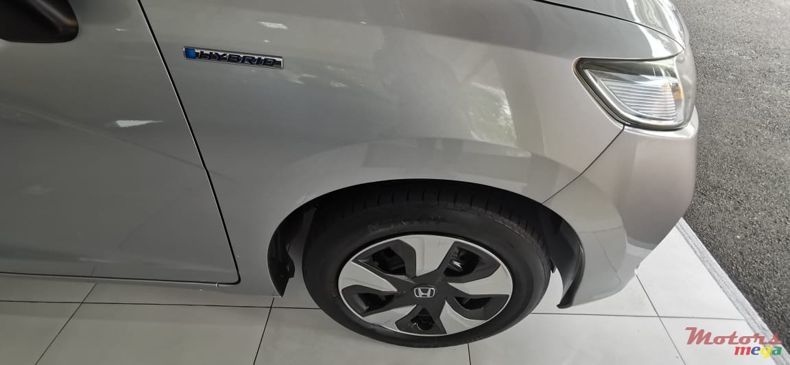 2017' Honda Fit photo #3