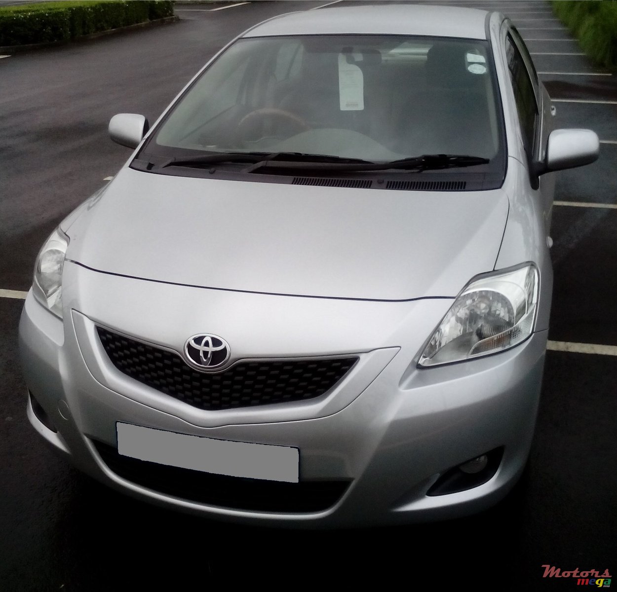 2012' Toyota Yaris Sedan 1300 cc photo #3