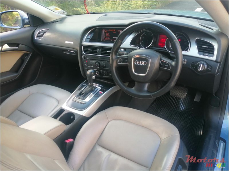 2010' Audi A5 Coupe photo #5