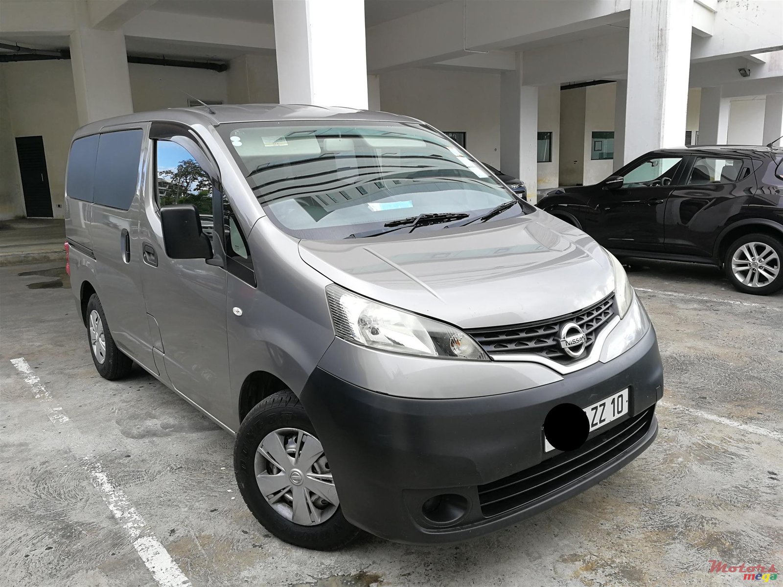 2010' Nissan photo #2