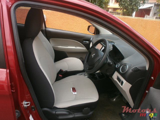 2012' Mitsubishi Mirage photo #4
