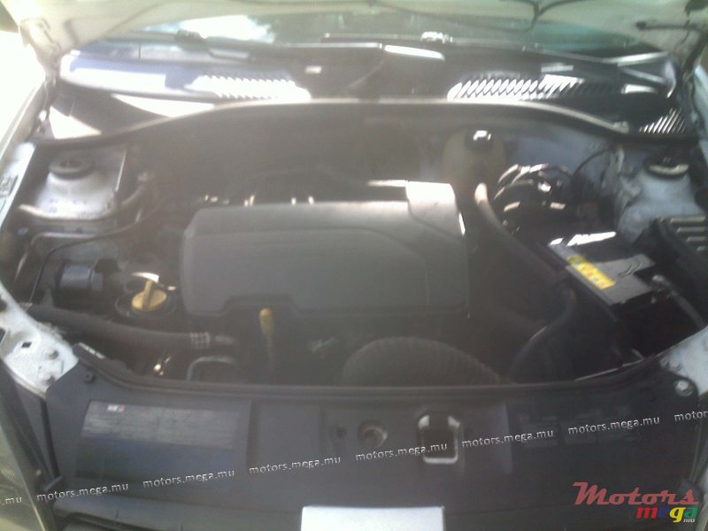 2005' Renault Clio 2 photo #6