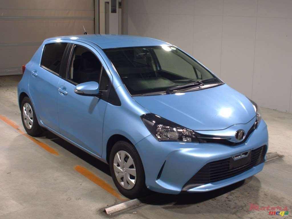 2014' Toyota Vitz photo #1