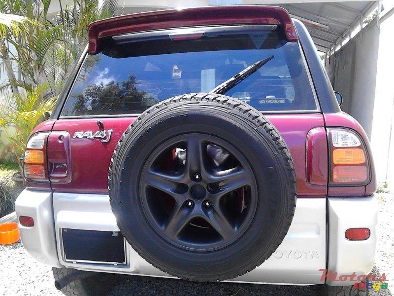 1997' Toyota RAV4 photo #1