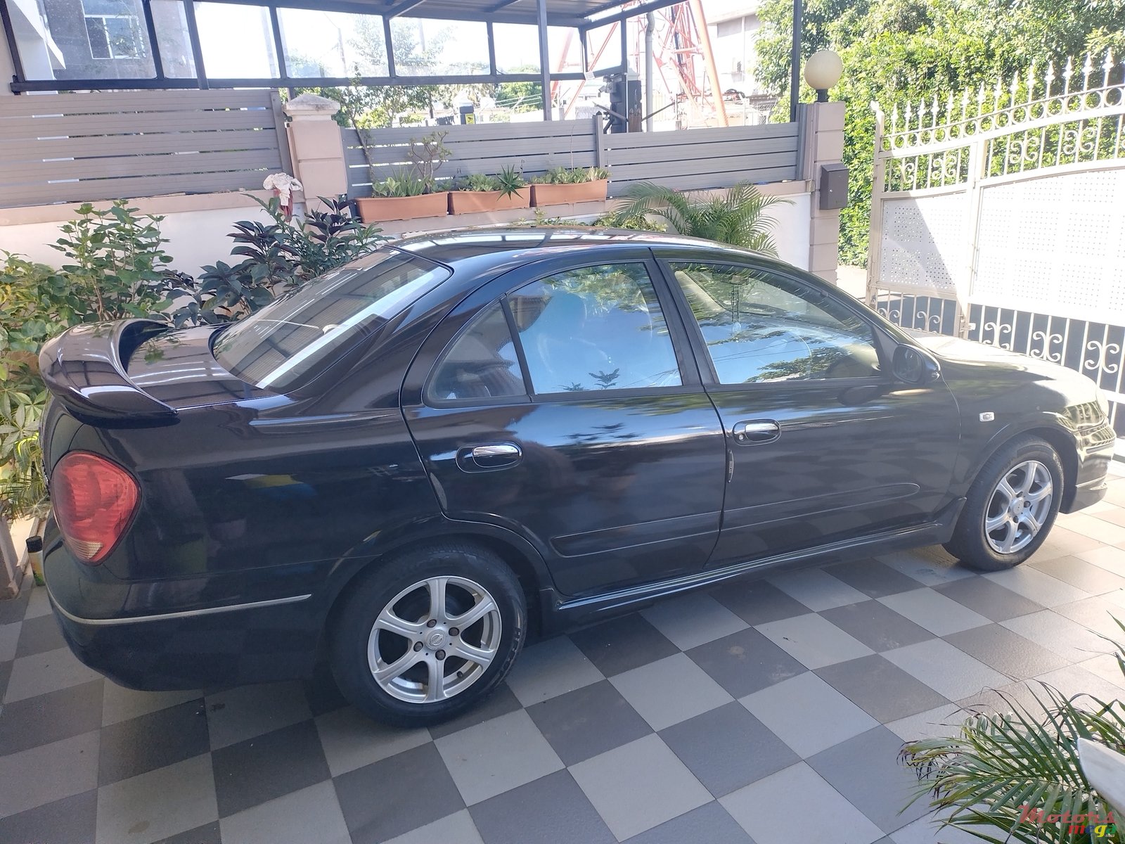 2005' Nissan Sunny photo #3