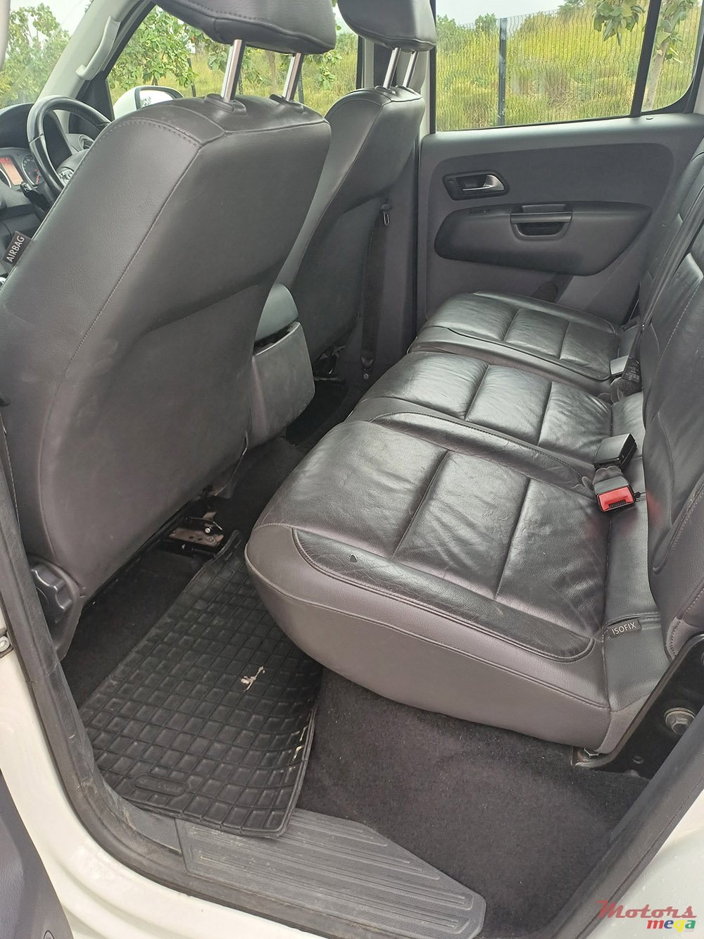 2014' Volkswagen Amarok TDI 4Motion photo #6