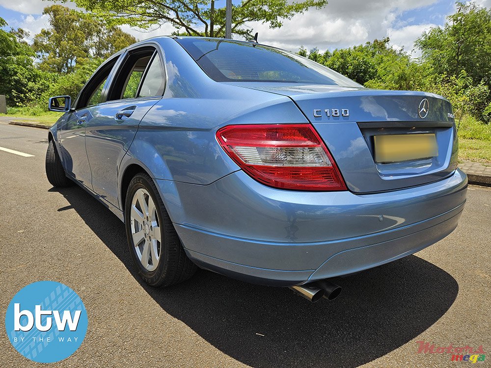 2011' Mercedes-Benz C 180 Kompressor photo #3