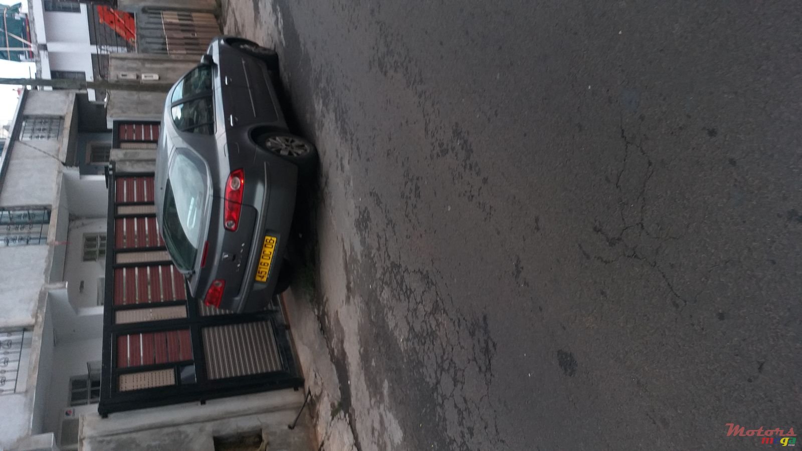 2006' Renault Laguna photo #2