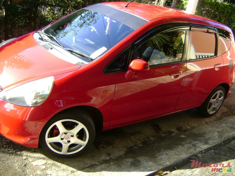 2005' Honda Jazz photo #3