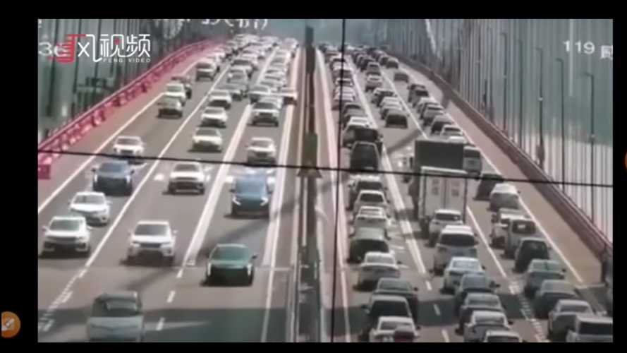 Chinese Bridge Waving Is Like A Scene From Final Destination