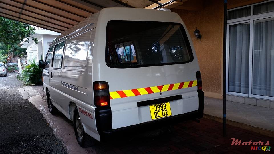 2002' Mitsubishi L300 photo #6