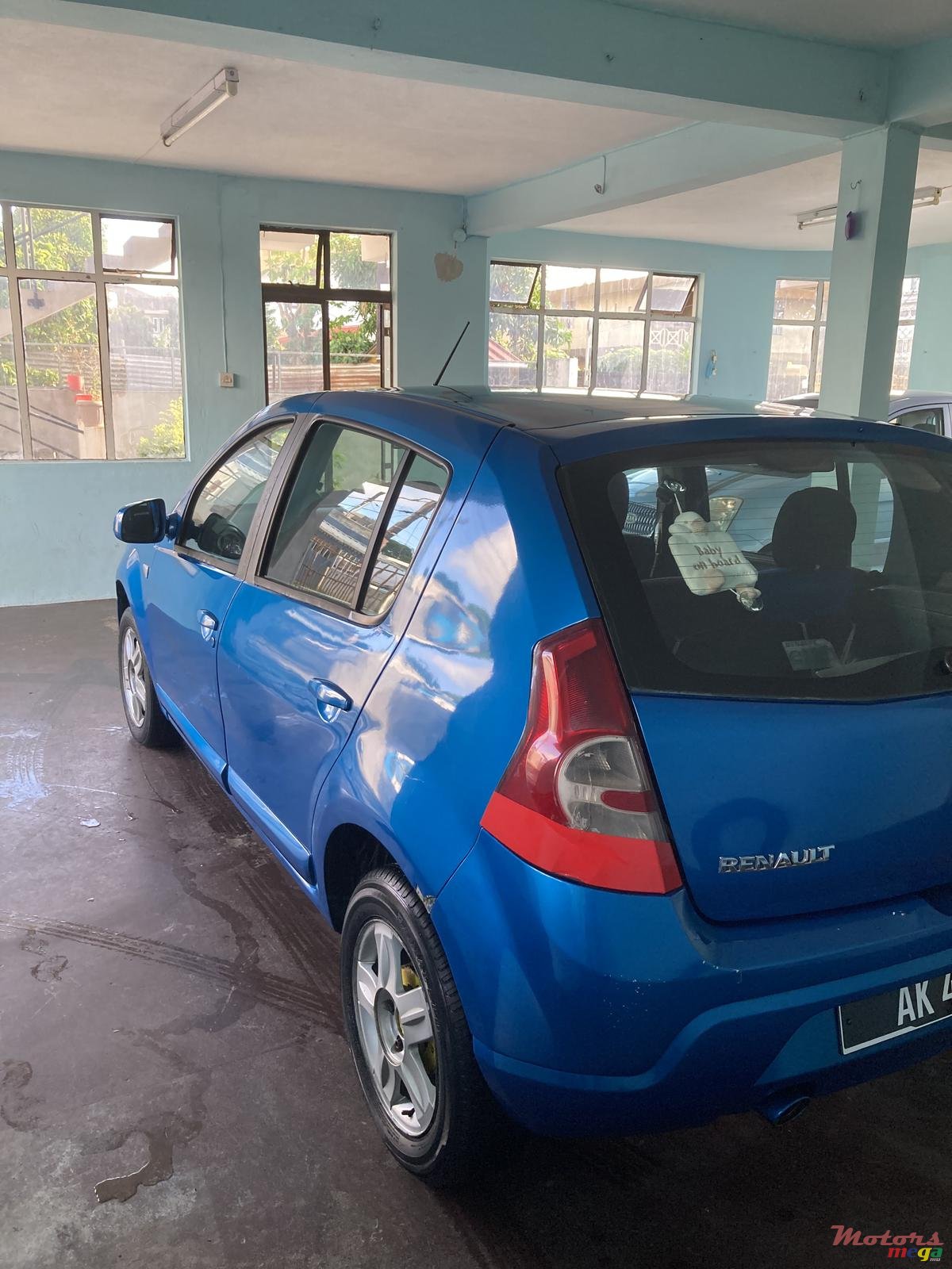 2010' Renault Sandero photo #4