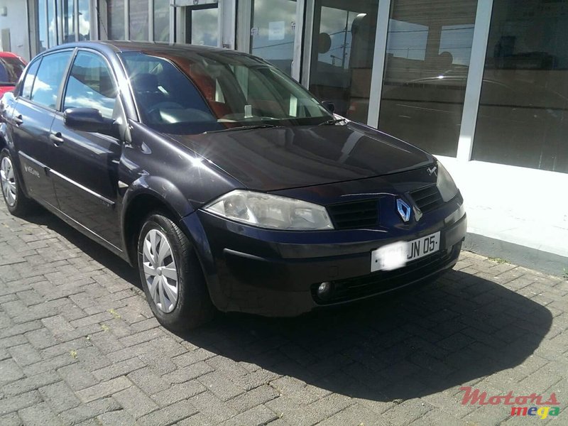 2005' Renault Megane photo #1