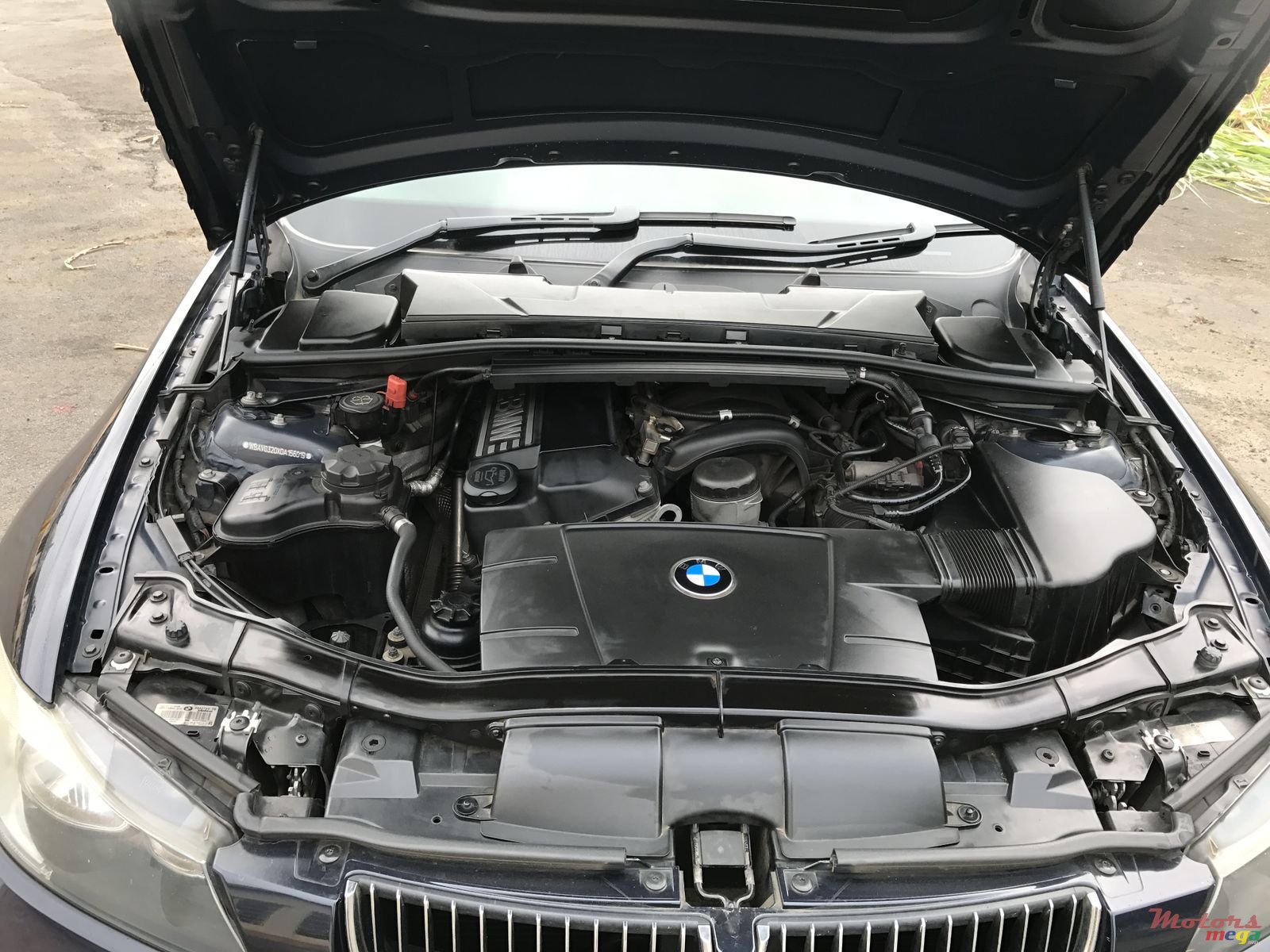 2008' BMW 316 photo #7