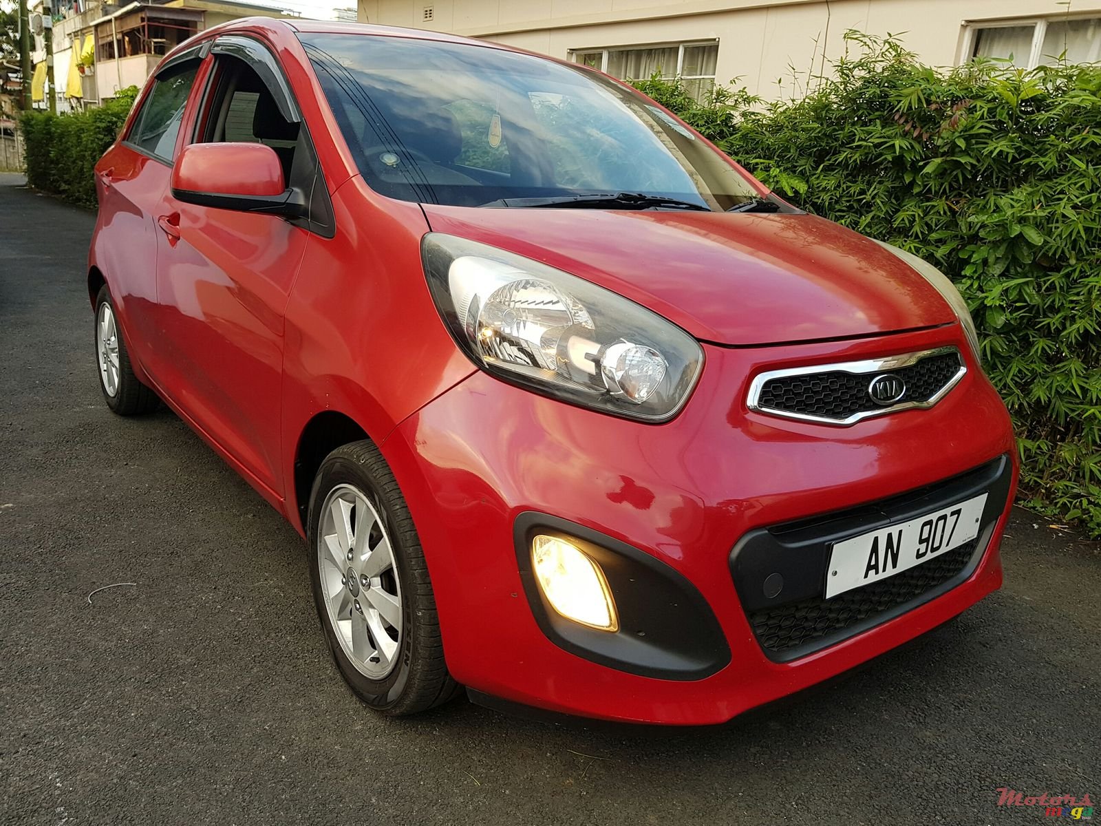 2011' Kia Picanto photo #1