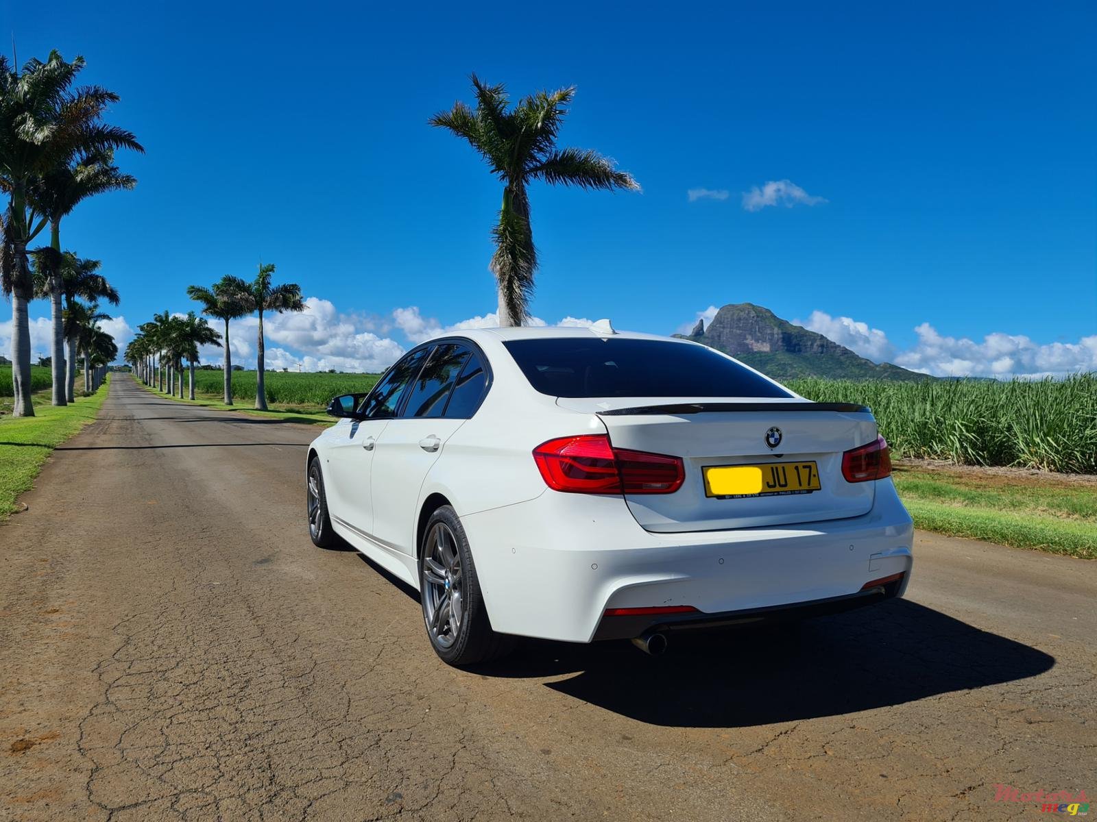 2017' BMW 318 M sport photo #3