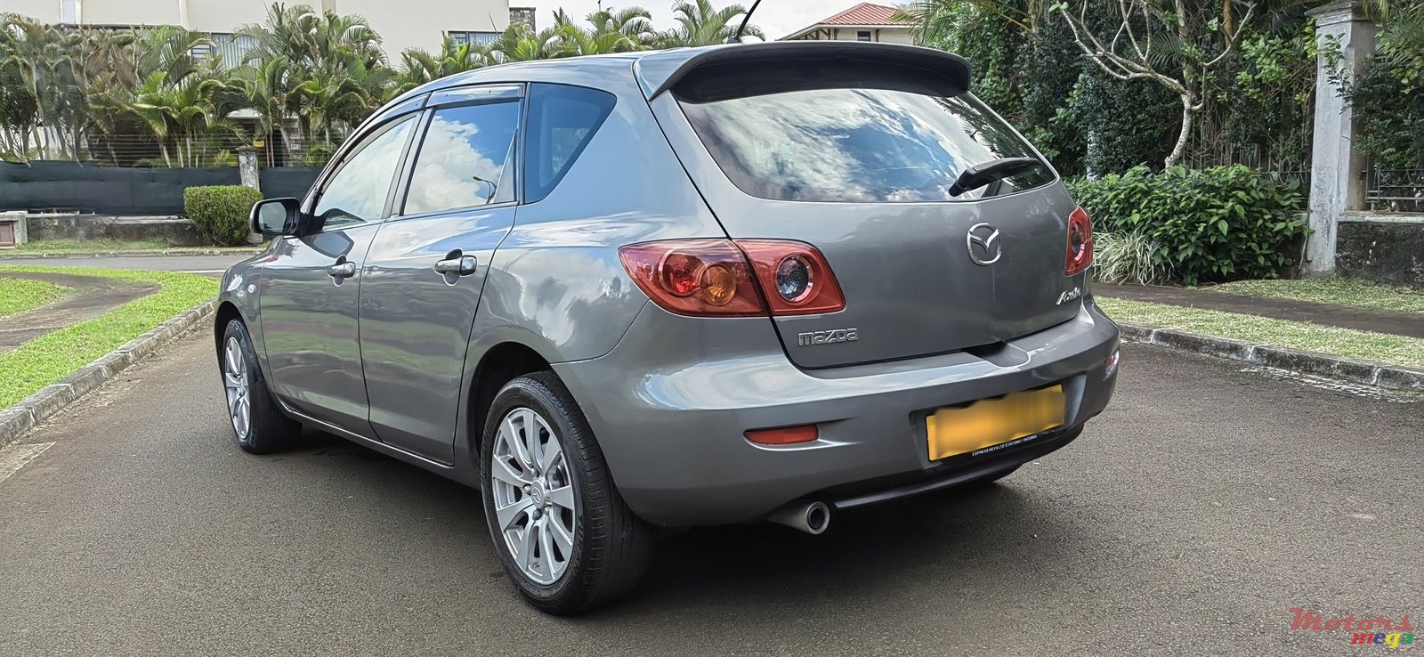 2004' Mazda Axela photo #4