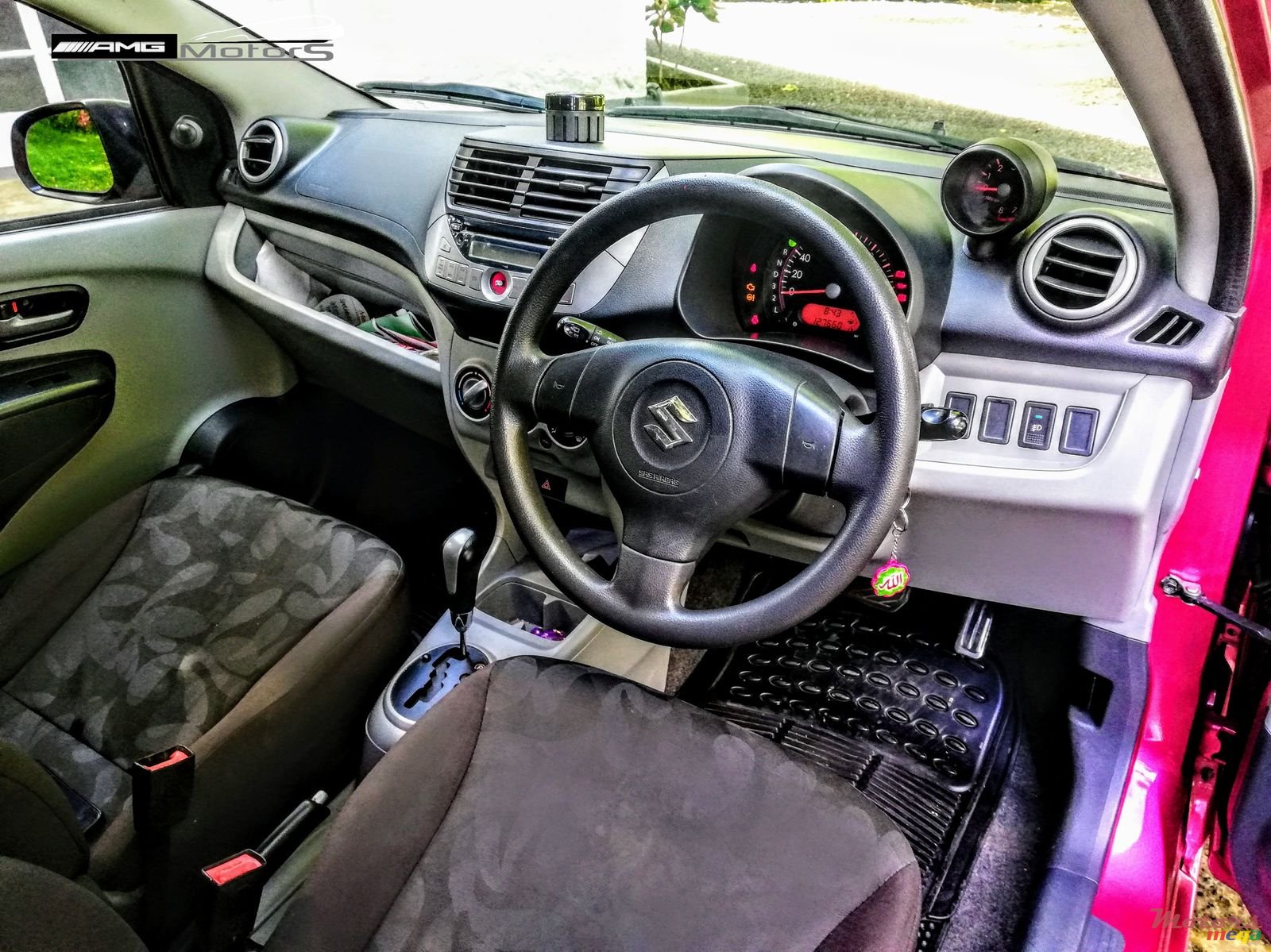 2011' Suzuki Celerio photo #5