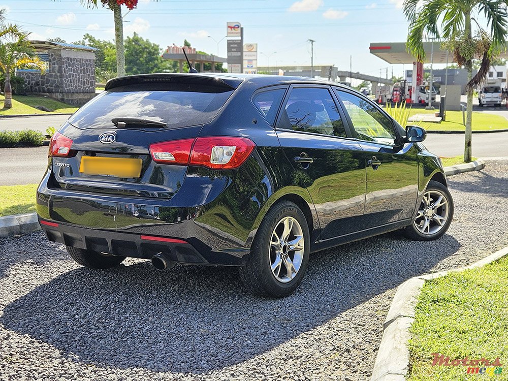 2011' Kia Cerato photo #4