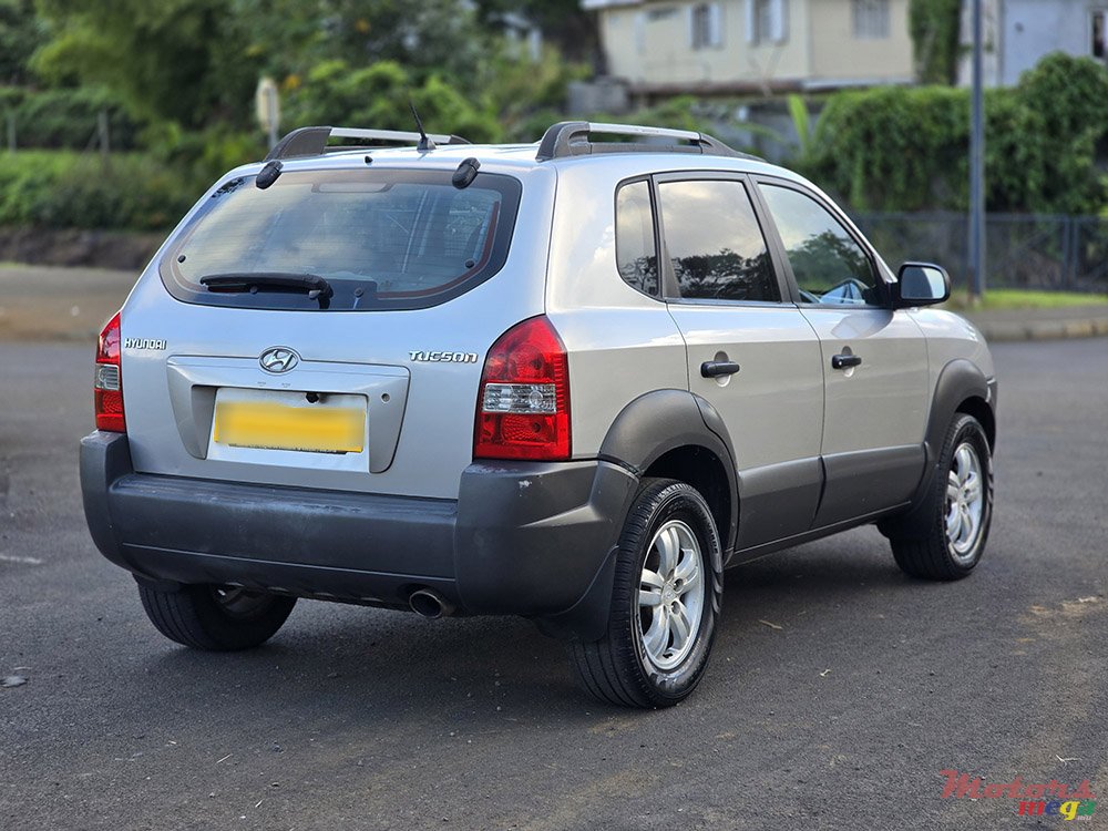 2006' Hyundai Tucson GL photo #4