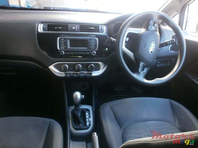 2016' Kia Rio photo #2