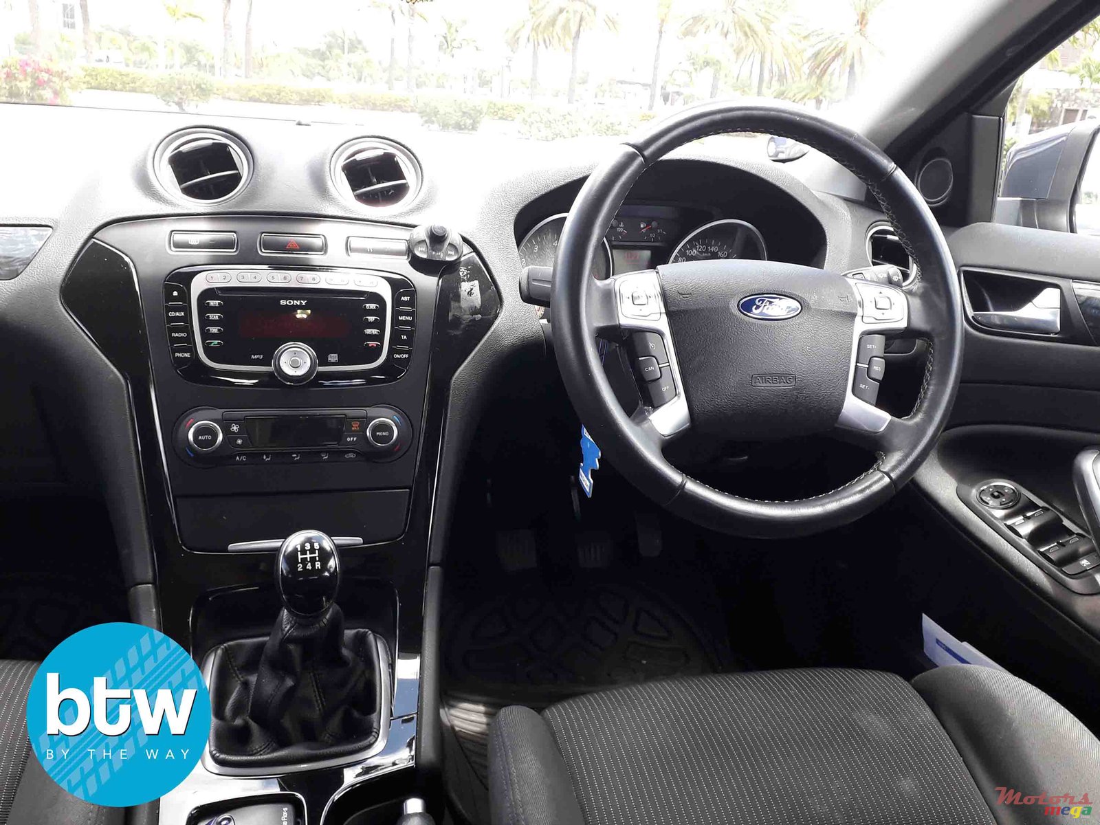 2013' Ford Mondeo photo #7