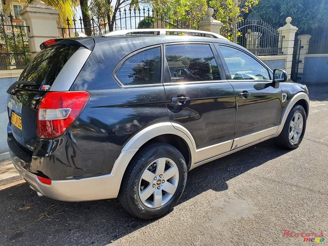 2009' Chevrolet Captiva photo #3