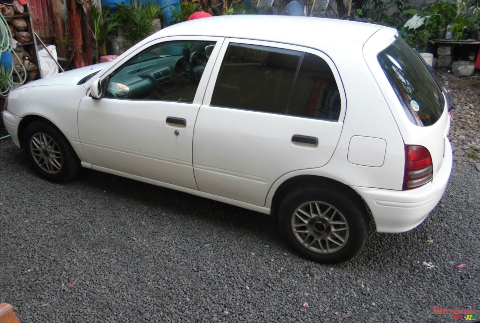 1998' Toyota Starlet photo #1