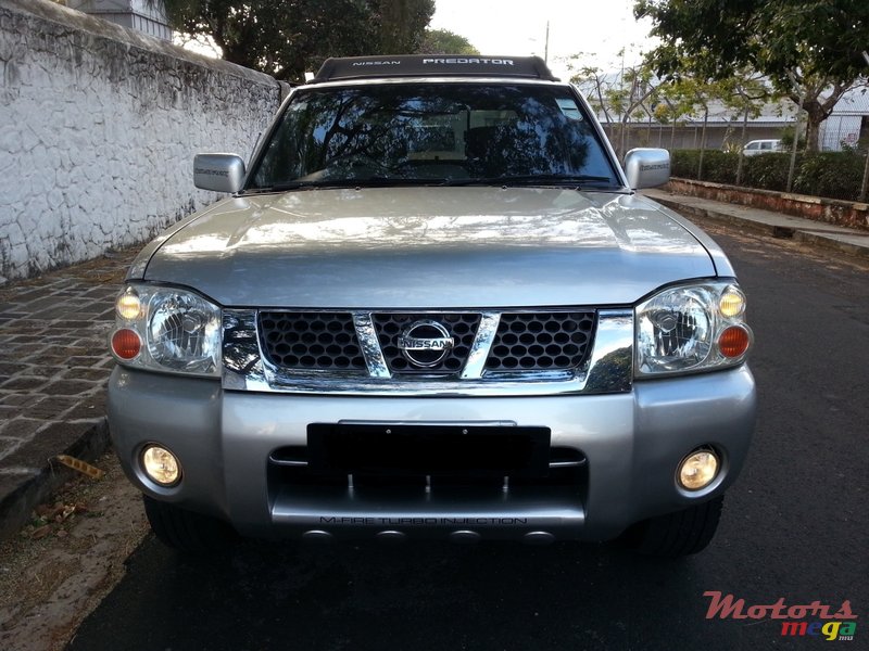 2005' Nissan Hardbody photo #2