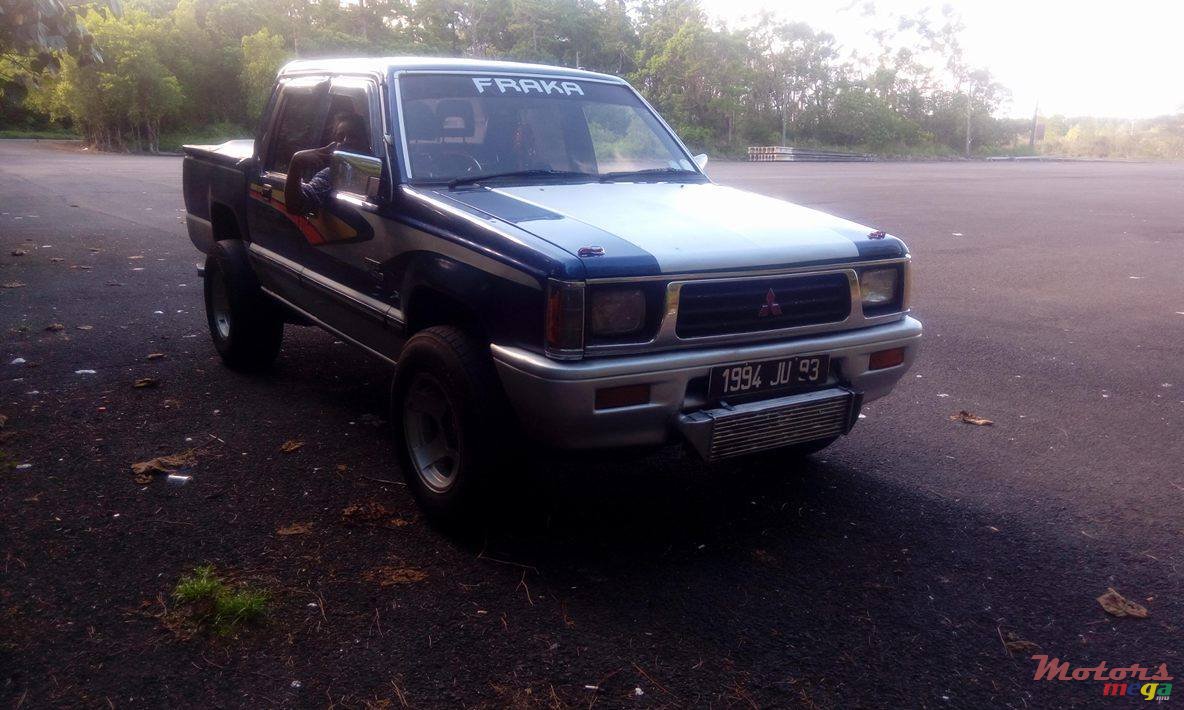 1993' Mitsubishi Truck photo #4