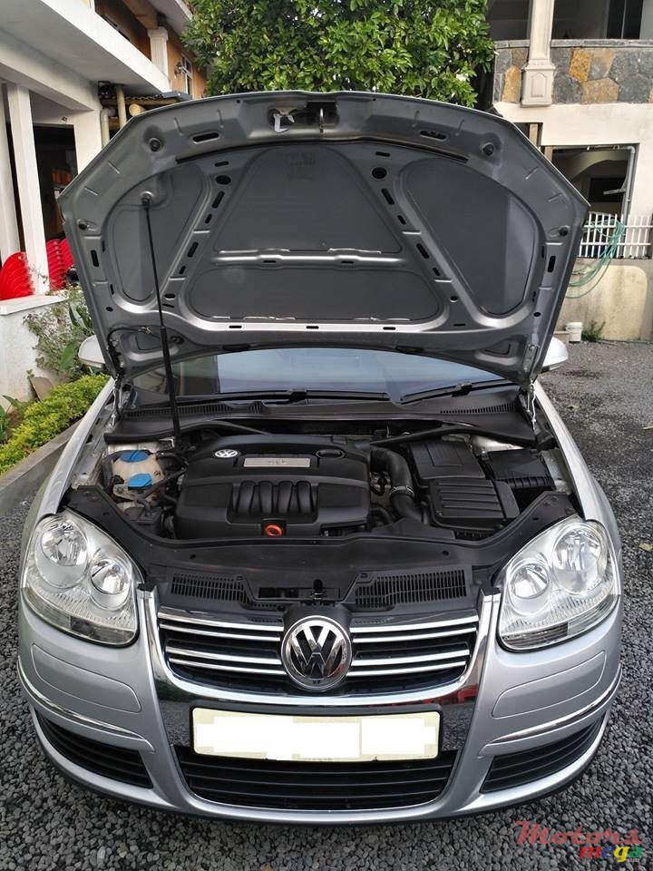 2009' Volkswagen Jetta photo #5