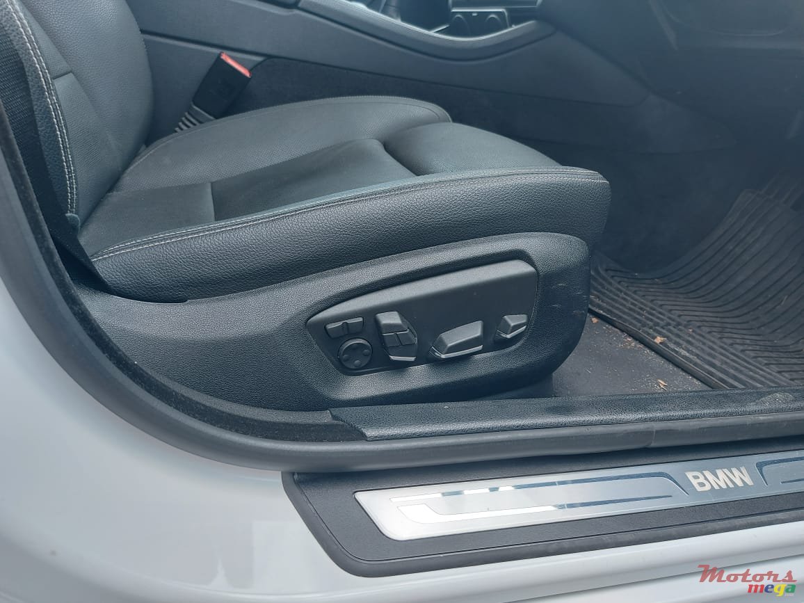 2014' BMW 528 photo #5