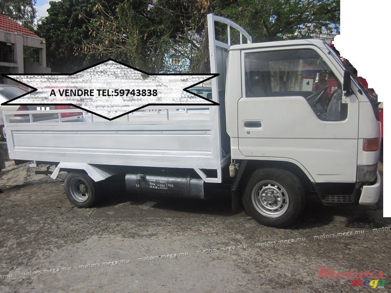 1999' Toyota photo #1