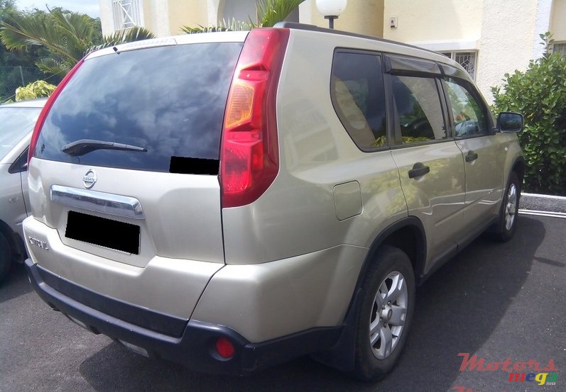 2010' Nissan X-Trail photo #2