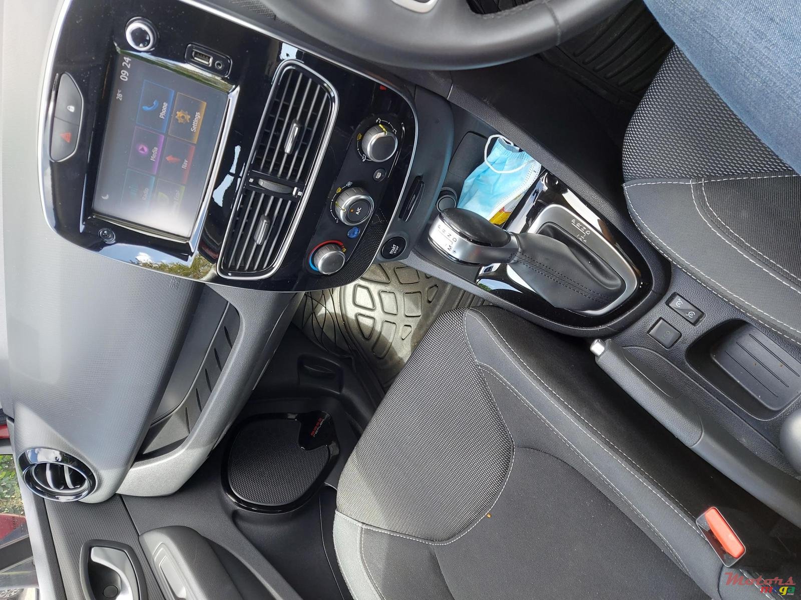 2018' Renault Clio photo #5