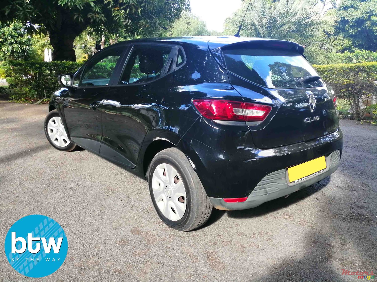 2013' Renault Clio 1.2 photo #2