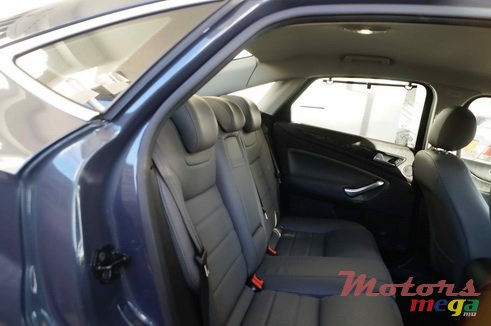 2011' Ford Mondeo Factory Default photo #3