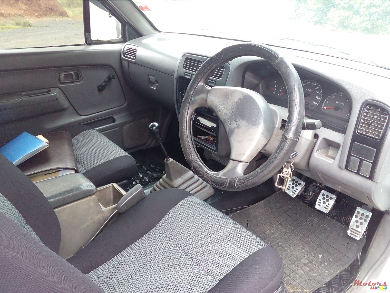 1999' Nissan Navara photo #5