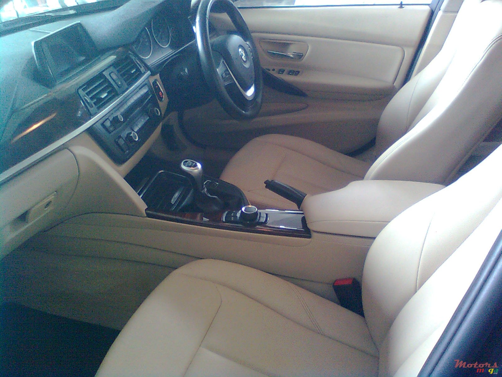 2012' BMW 3 Series photo #3