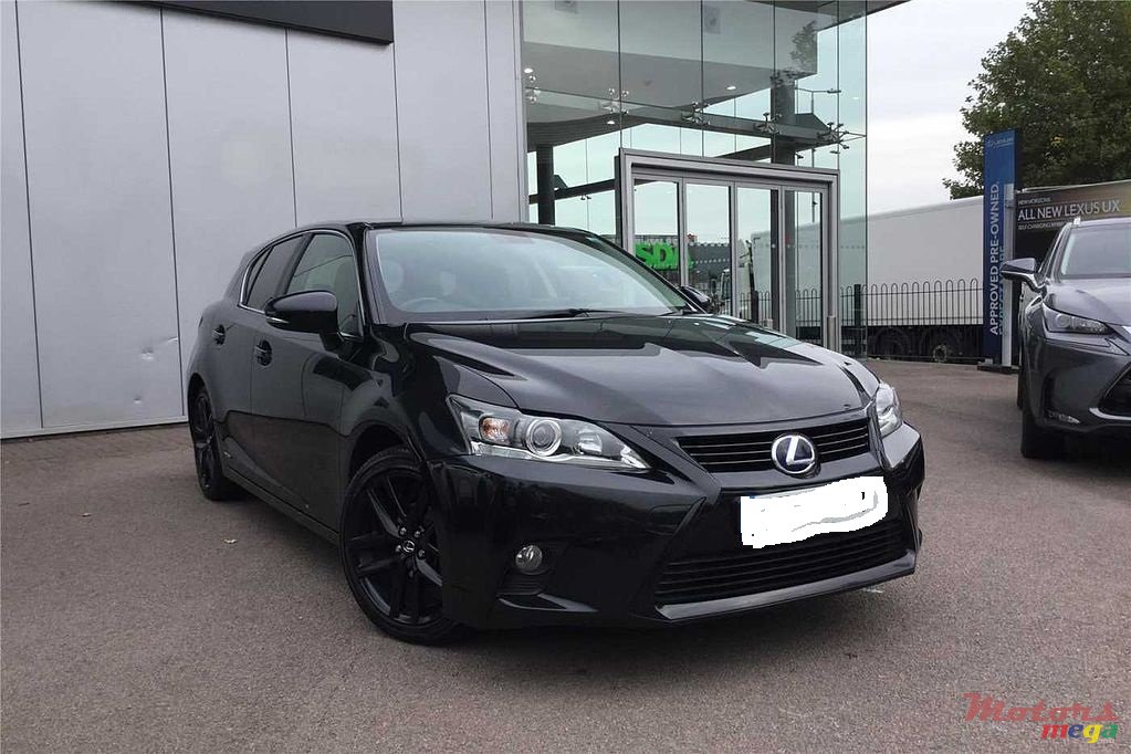 2015' Lexus CT photo #1