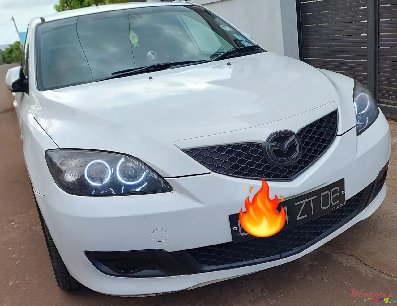 2006' Mazda Axela Sport photo #3