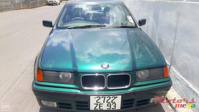 1993' BMW 318 photo #1
