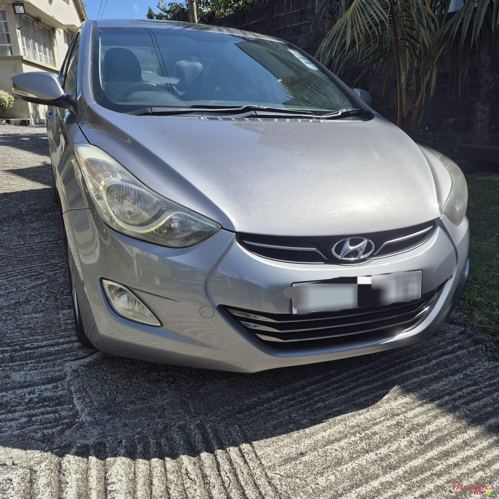 2012' Hyundai Elantra photo #3