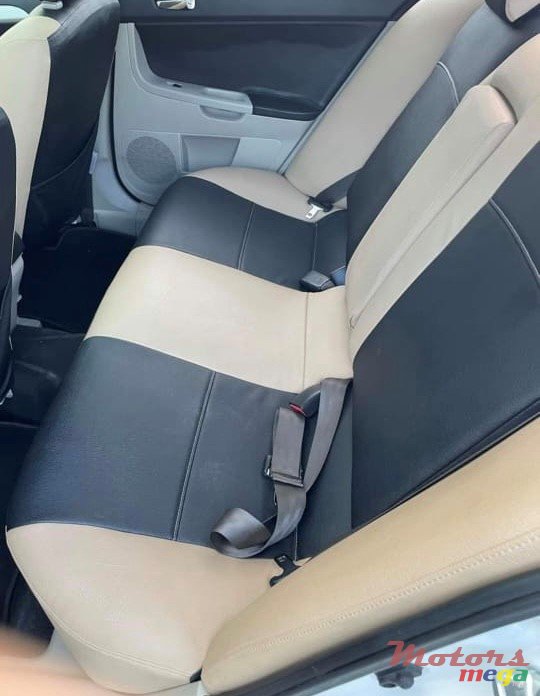 2011' Mitsubishi Lancer X photo #6