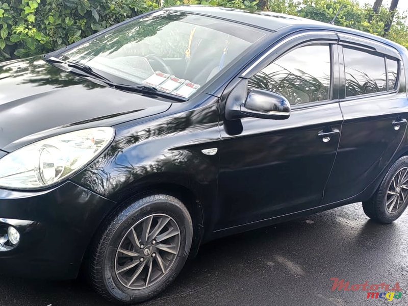 2012' Hyundai i20 photo #1